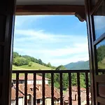 Guest house Sobrevilla 3*