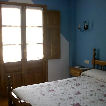 Guest house Sobrevilla 4*
