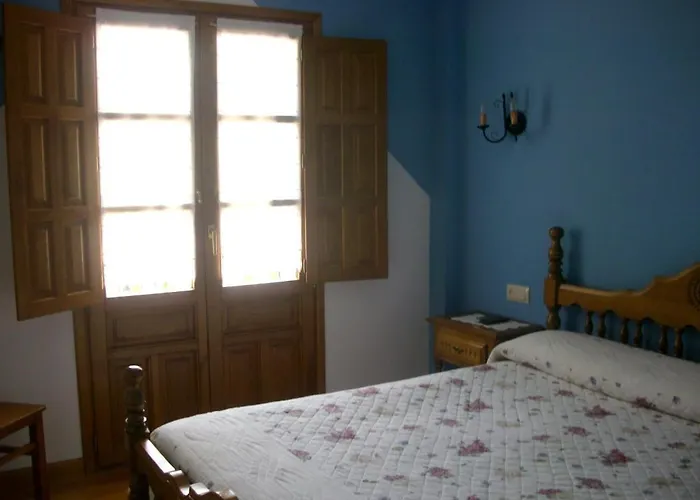 Guest house Sobrevilla 3*