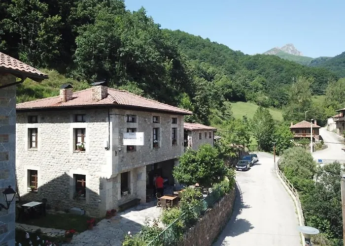 Sobrevilla Konukevi 3*